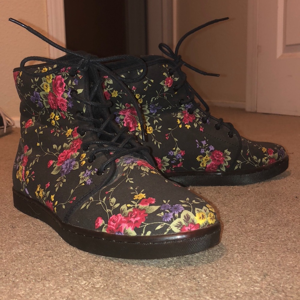 Flower boots